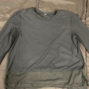 size 6 lulu long sleeve with skirt at the bottom